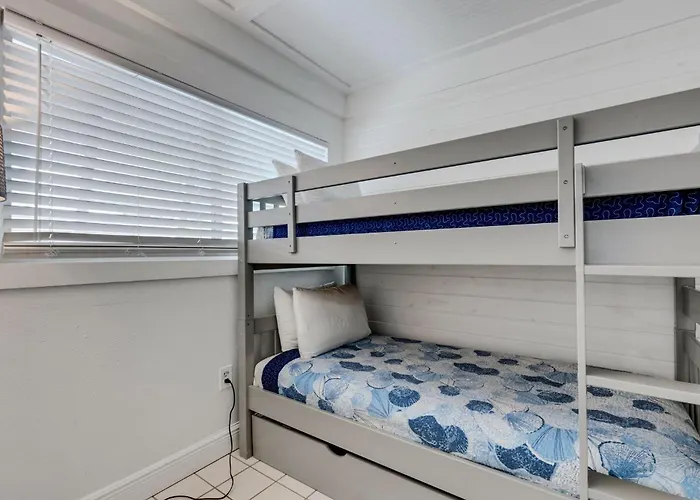 Holiday home Coastal Breeze - Pool Home! Clearwater Beach