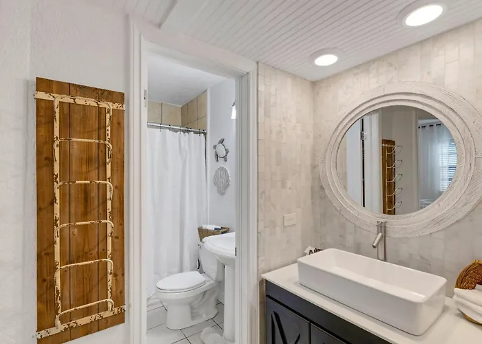 Holiday home Coastal Breeze - Pool Home! *