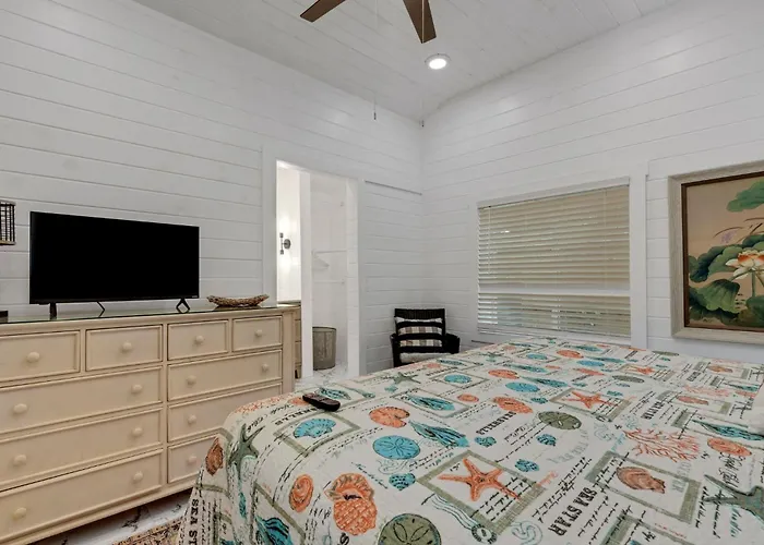 Holiday home Coastal Breeze - Pool Home! Clearwater Beach