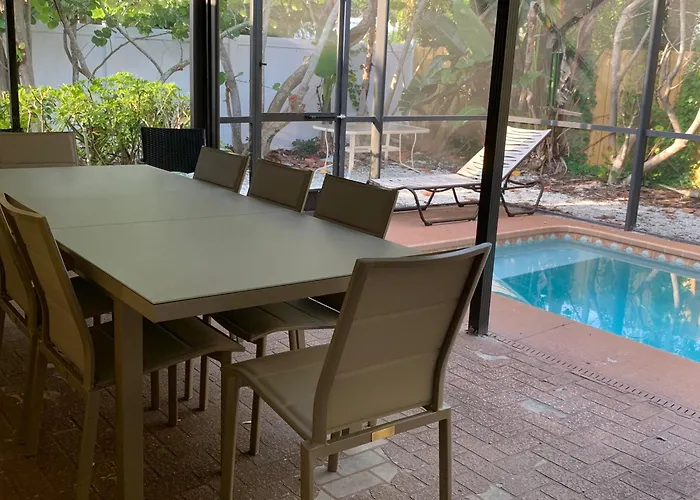 Holiday home Coastal Breeze - Pool Home!
