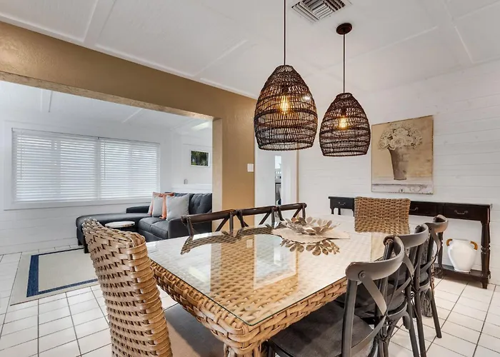 Holiday home Coastal Breeze - Pool Home! *