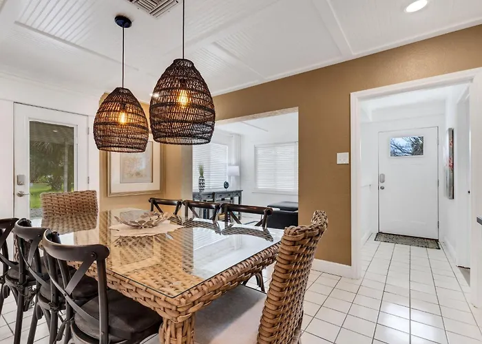 Coastal Breeze - Pool Home! *