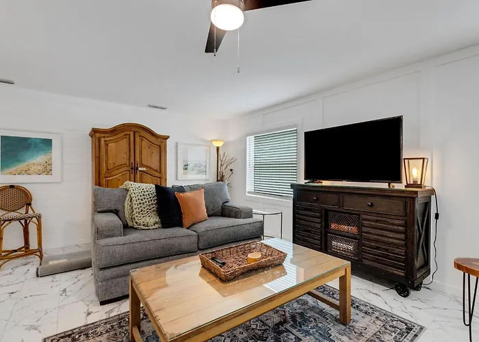 Holiday home Coastal Breeze - Pool Home! Clearwater Beach