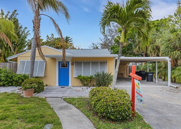 Holiday home Coastal Breeze - Pool Home! *